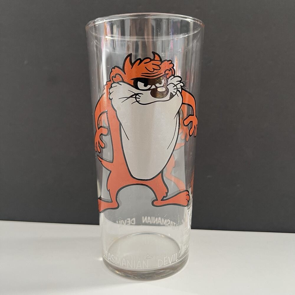 Pepsi Warner Bros 1973 Taz Tasmanian Devil White Print 6" Looney Tunes Glass